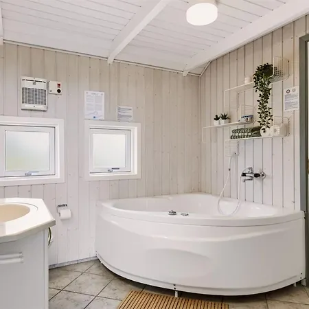 Helene - 1-1km From The Sea By Interhome Holiday home