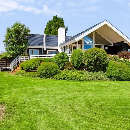 Helene - 1-1km From The Sea By Interhome Hejls